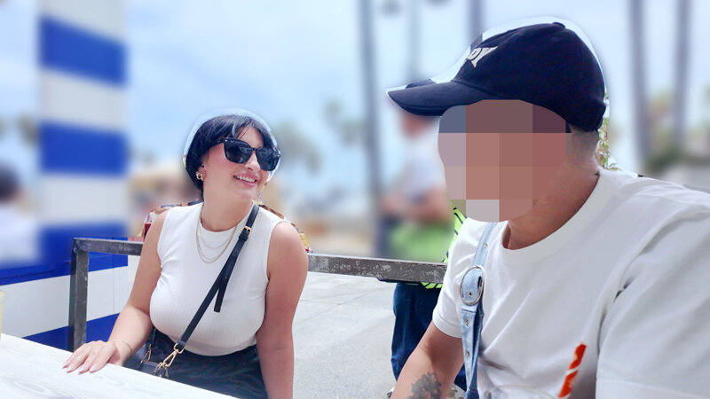 [HIKR-249] A busty apparel store clerk taking a break at Venice Beach in Los Angeles gets approached by a stranger for reverse pickup? A direct import from the USA with a raw sex documentary Alexa (21)