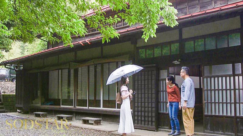 [START-449] My cousin wears the tank top I lent her during her last visit before the wedding, and my desires that have built up for 15 years explode over two days.