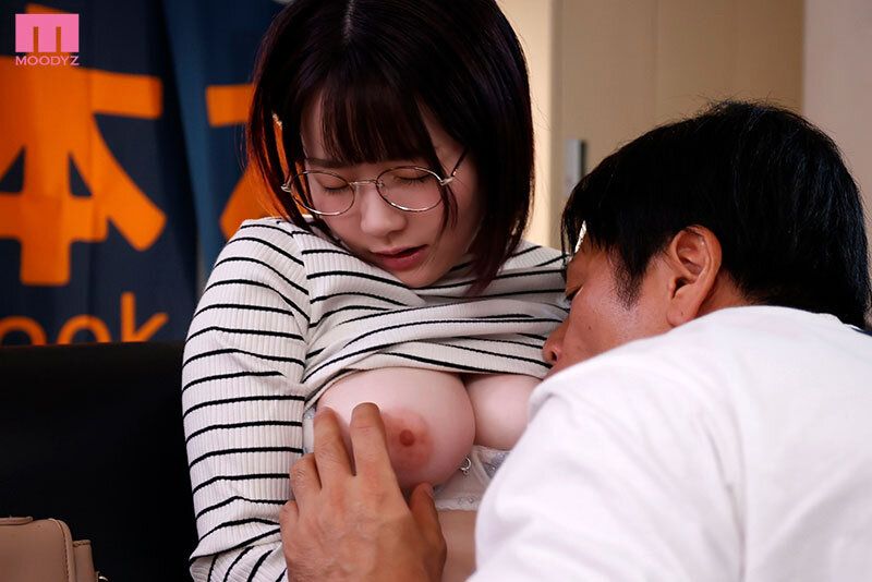 [MIDA-406] The plain glasses bookstore clerk girl whispers dirty words learned from adult books, becoming aroused, with her voluptuous body, Miura Sakura.