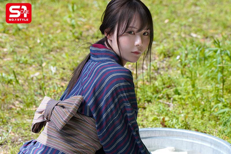 [SONE-920] (English subbed) The cute village girl is a source of comfort for the men, miru